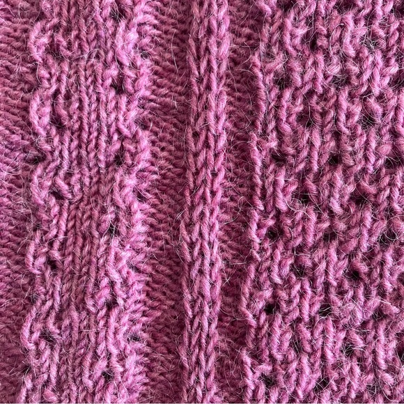 Like New condition!  Vintage Rosmuc lilac wool Irish cropped sweater - Picture 5 of 9